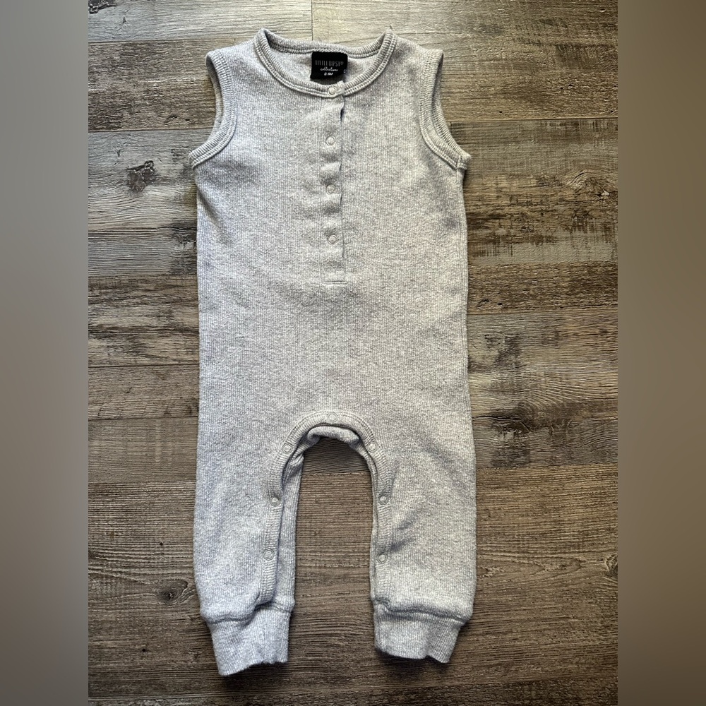 Unisex Little Bipsy Gray Tank Snap
Romper 6-9 Months